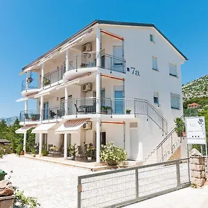 villa-lavanda-starigrad-paklenica.hotelinzadar.com/
