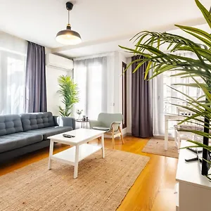 https://missafir-exquisite-and-central-flat-in-nisantasi.istanbul-turkeyhotels.com
