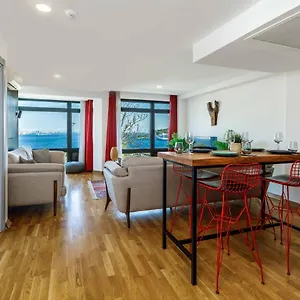 https://monnas-bosphorus.istanbul-turkeyhotels.com