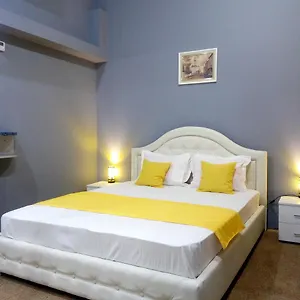  Апартаменты Near Rynok Square Украина